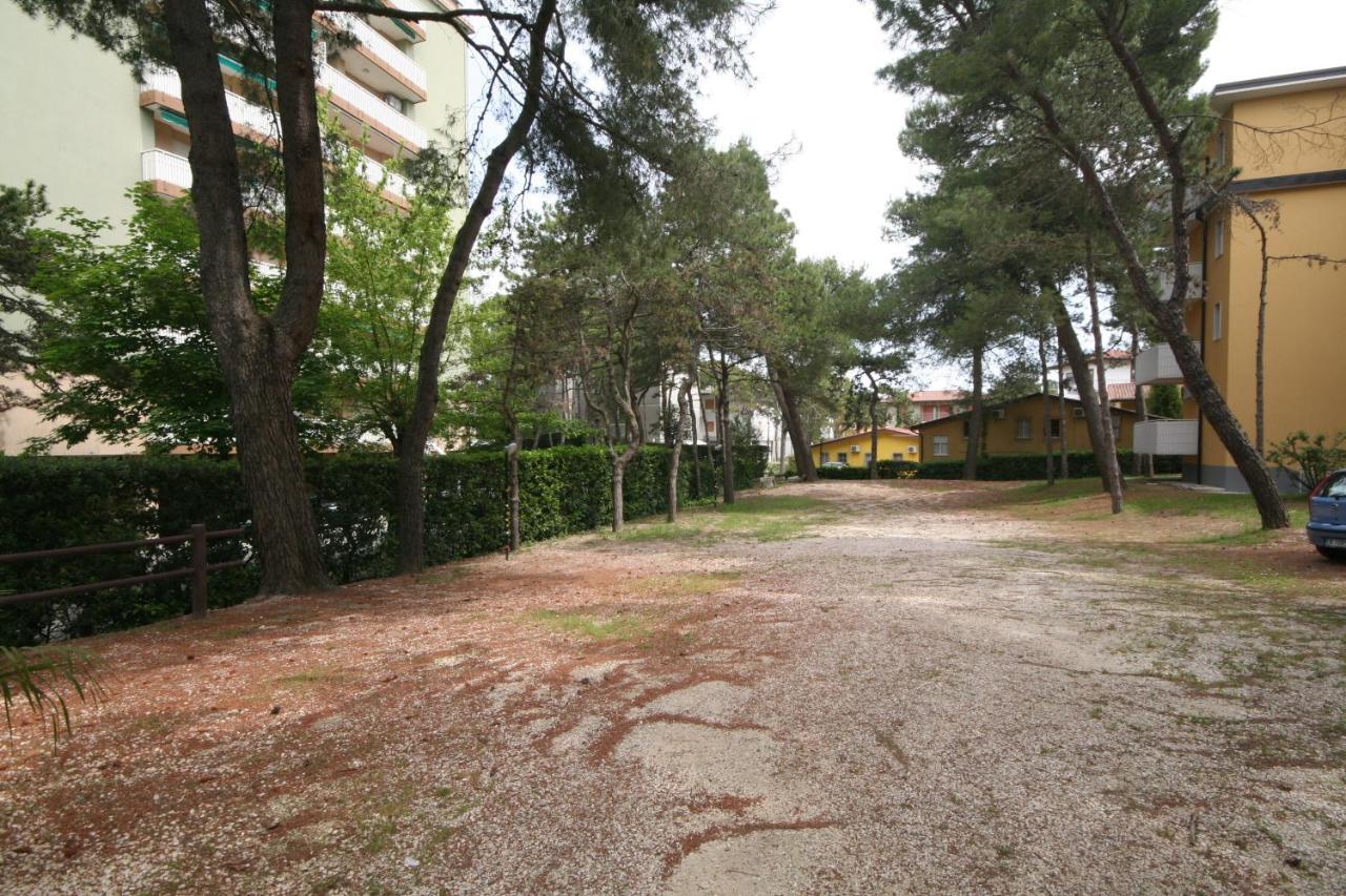 Ba- Tintoretto Apartments - Lignano Sabbiadoro Ngoại thất bức ảnh