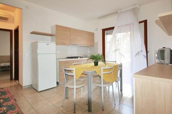 Ba- Tintoretto Apartments - Lignano Sabbiadoro Ngoại thất bức ảnh